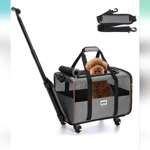 Rolling pet carrier NWT